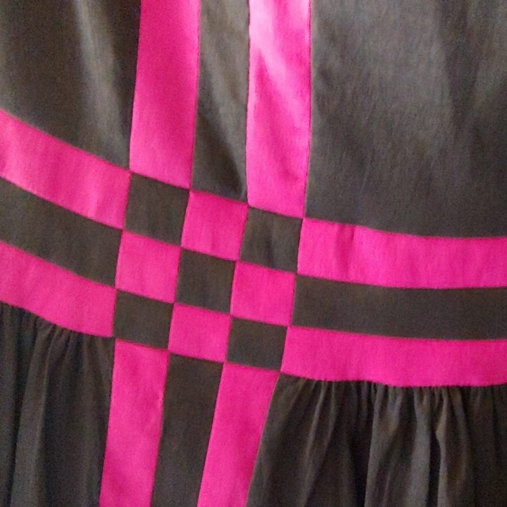 Formal dress - Picture 2 of 4